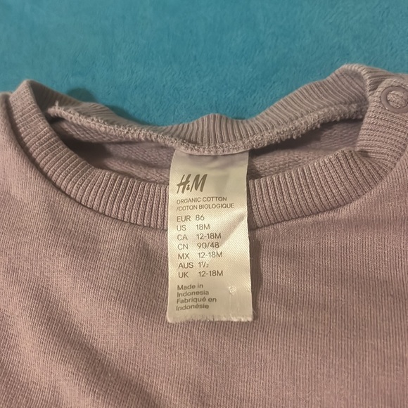 Zara/ H&M purple sweatshirt and floral pants - Picture 2 of 5